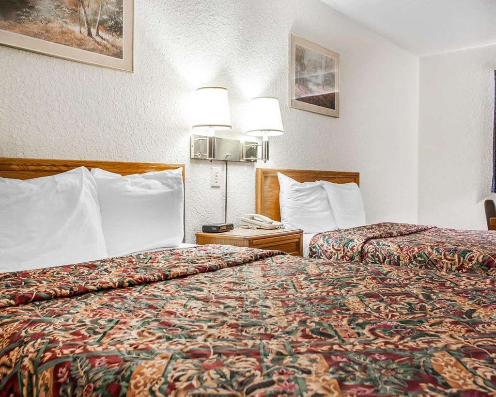Kci Lodge Kansas City Room photo