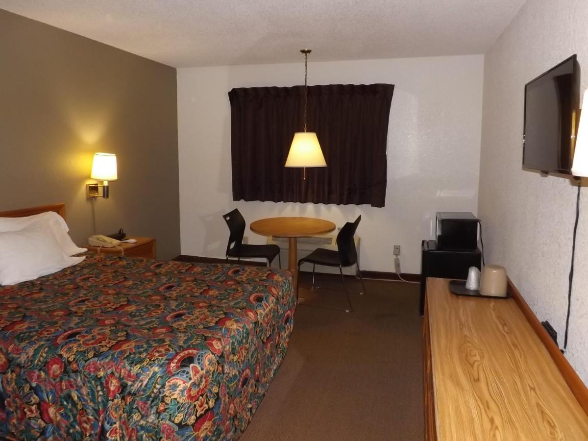 Kci Lodge Kansas City Room photo